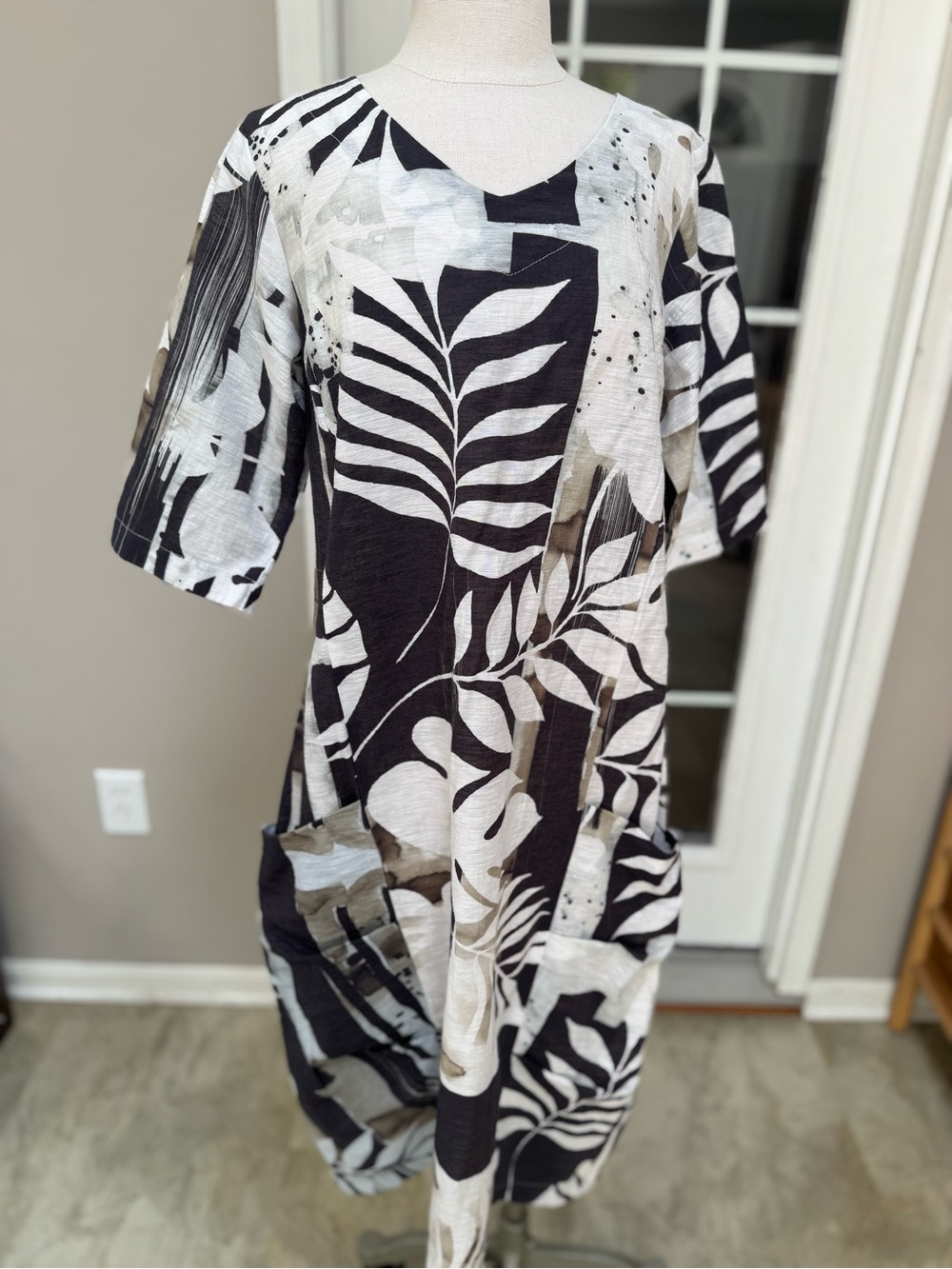 Luukaa Olive and Black Abstract Botanical Print Dress with Pockets